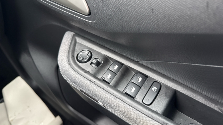 Vauxhall Frontera 83kW GS 44kWh 5dr Auto Electric Estate